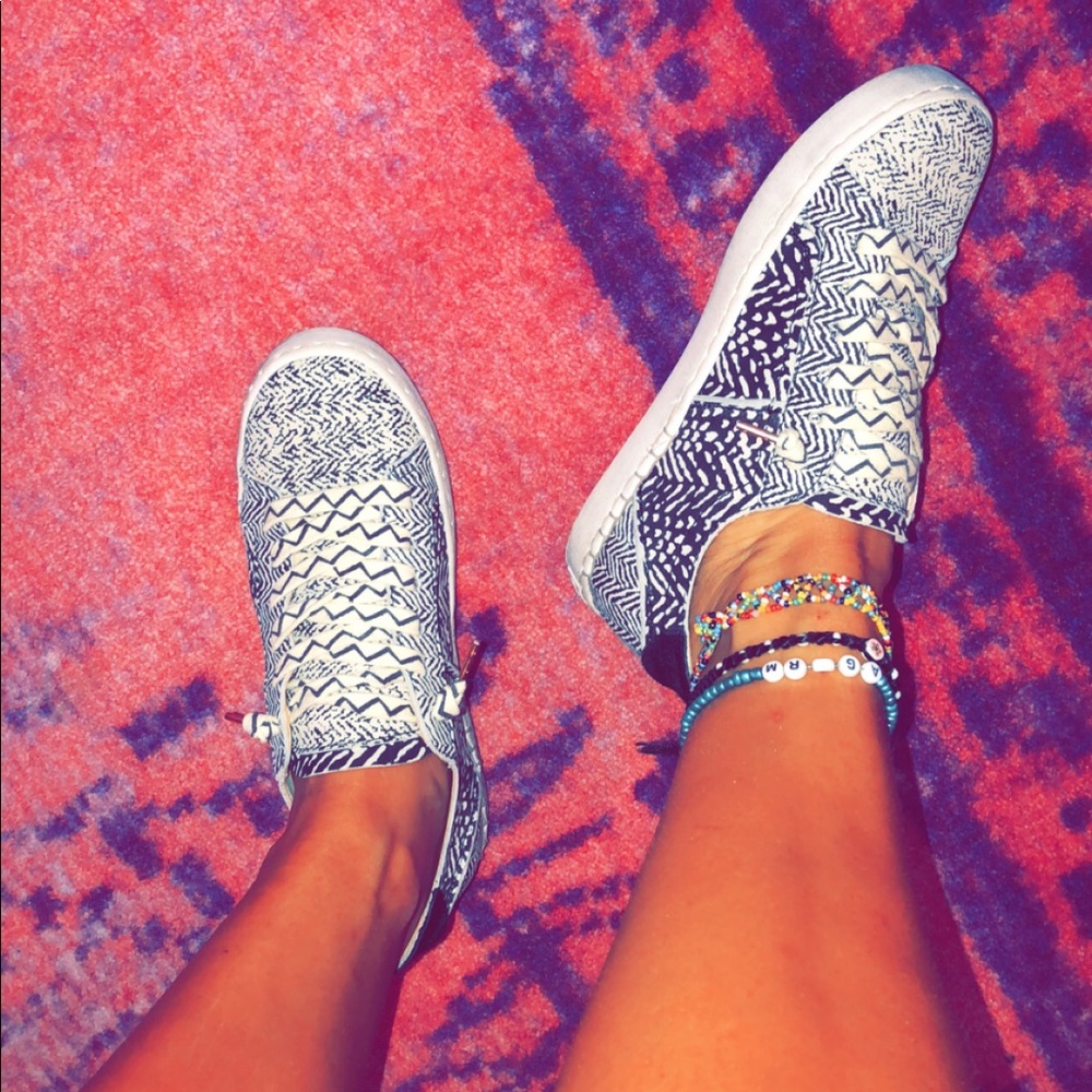 SNEAKERSSSS